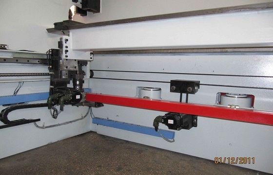CNC 3mm idraulici di alta efficienza freno della stampa da 100 tonnellate & macchina piegatubi