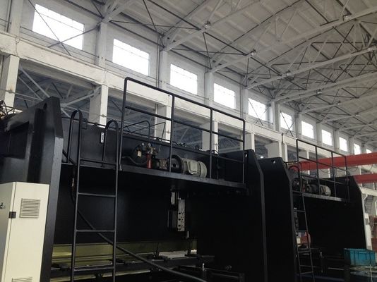 Macchina per piegare piastre idrauliche CNC a doppio collegamento per linea di produzione di pali di luce