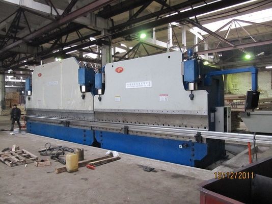 Macchina per piegare piastre idrauliche CNC a doppio collegamento per linea di produzione di pali di luce