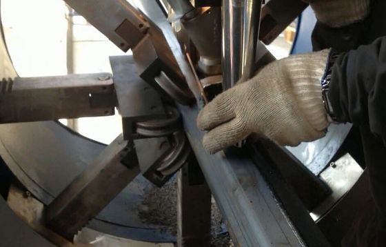 Macchina 60 della Chiudere-Saldatura di palo leggero della posta della lampada del diametro di Larege - 340mm, 16 misurano massimo con un contatore