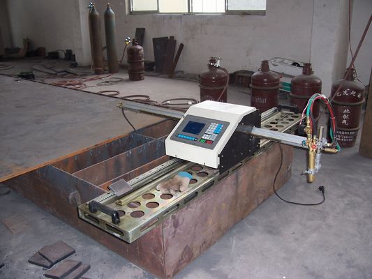 Macchina ossitaglio portatile di CNC, macchina di palo leggero per tagliare la base di appoggio leggera di palo
